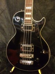 JOLANA BASSE TYPE LESPAUL