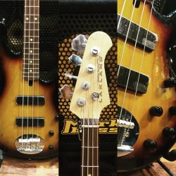 Black Friday sur toutes nos basses Lakland. -20%  Difficile de résister sur ce coup là. 😮