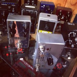 Notre petite sélection de preamp, effects et DI :MXR, Ampeg, EBS, Darglass, Zoom, Electro-Harmonix et plus encore