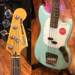 Ambiance Surf Green ‍♂️ pour cette très réussie Squier Mustang Bass Classic Vibe ’60S…Et on en profite pour bosser sa basse à fond en cette période de confinement.  🏻🏻