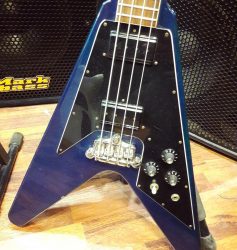 Quizz des bassistes ! Une forme en🏻, Un gros son bien 🧨. C’est une …? VENDU