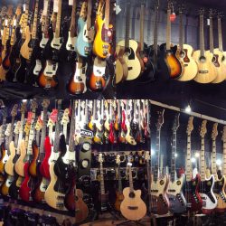 Oyez, bassistes !!! Plus de 200 références de basses en stock sur notre NOUVEAU site et en magasin.
