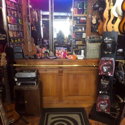 @rotosound_uk  toujours disponible en magasin pour les bassistes.