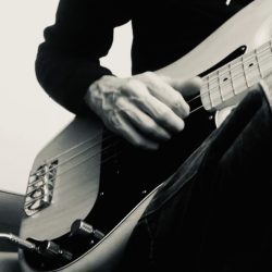 Slap impro on Tokai Hardpuncher + Ashdown Tone Pocket. Check !