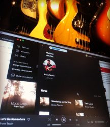C’est l’inventaire à Bass Center. On s’écoute un petit Bruno Tauzin pour se détendre. Bientôt ses méthodes disponibles au shop