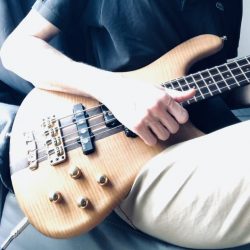 Training on Haboglabotribin’ with my Warwick Streamer stage one and her new Delano Pickups. Thanks @fernandorosabass