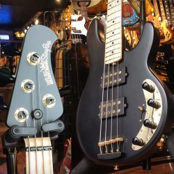 Musicman Stingray KINGPIN  Qui dit mieux ?