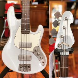 Ultra limited edition – California TT Custom Thunderbird pickups. Seulement 15 modèles disponibles dans le monde. Nous avons eu la 16eme spécialement pour Bass Center. Merci Sandberg 🥰