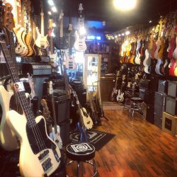 Qui a le plus gros choix de basse en France à venir essayer en magasin ?