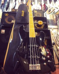 Nouvelle basse Markbass MB GV4 Gloxy Black. Micros et preamp Markbass. Manche type JB ‘70s. On valide