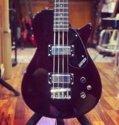 Un son gras dans un format shortscale léger. Gretsch – G2220 Junior Jet II Bass.