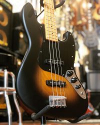Squier – Jazz Bass Classic Vibe 40th anniversaire
