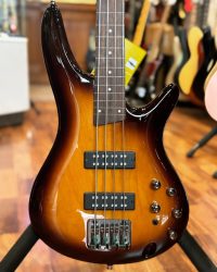 Tit’okaz fretless pas chère de chez Ibanez. ️