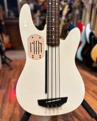 Occasion – Godin A4 LR Baggs. Cordes nylon black.