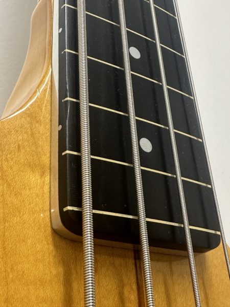 Occasion Kramer Fretless XKB-20