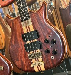 La légende  – Alembic Stanley ClarkeDisponible en occasion.