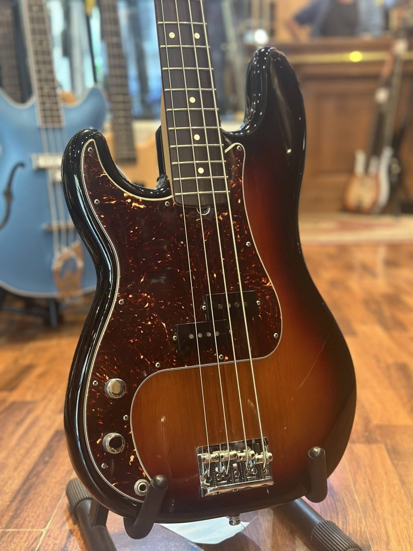 Occasion Fender Precision Sunburst Gaucher 2012 N°12264433 + Valise