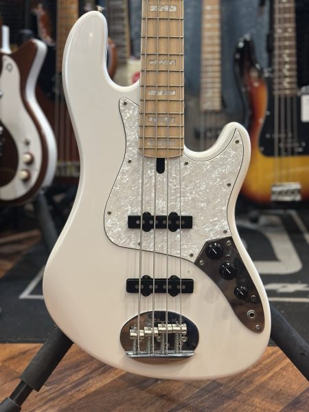 Occasion Lakland Skyline DJ4 White Pearl