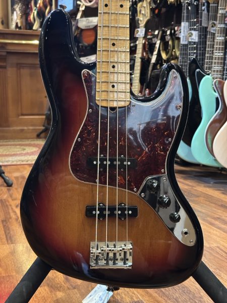 Occasion Fender Jazz Bass US Standard MN Sunburst 2010 + Flight N°Z9321473