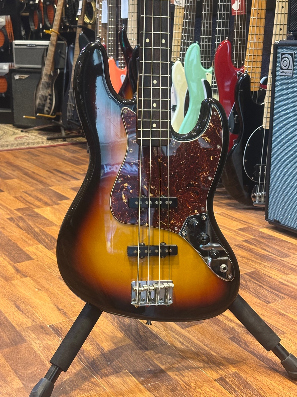 Occasion Squier Jazz Bass MIJ Sunburst N° O625377 1993/1994